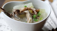 今日菜谱——炖鸭架骨肉汤